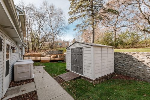 10430 Pne Rdg Rd, Milwaukee WI 53228-3236 exterior