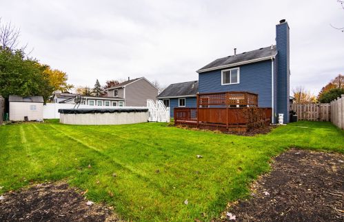 900 Bennington Dr, Bull Valley IL 60014-8875 exterior