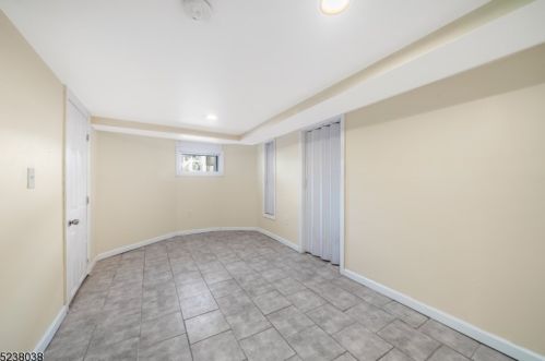 19 Montrose Ter, Irvington NJ  07111-3821 exterior