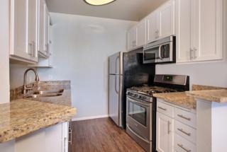 1530 Poinsettia Pl, Los Angeles CA  90046-7912 exterior