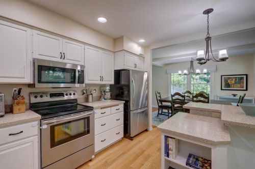 322 Cheyenne Trl, Madison WI  53705-4703 exterior