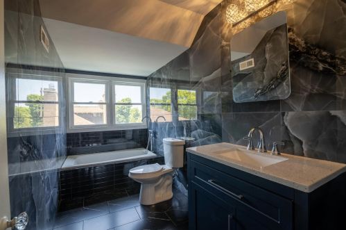 2726 Beverly Rd, Milwaukee WI  53211-2438 exterior