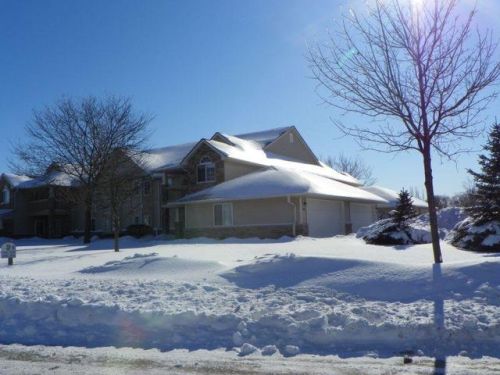 4769 Maple Leaf Cir, Milwaukee WI  53220-2782 exterior