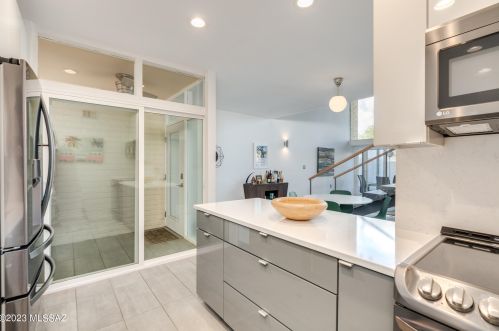 8731 Old Spanish Terrace Dr, Tucson AZ  85710-4072 exterior