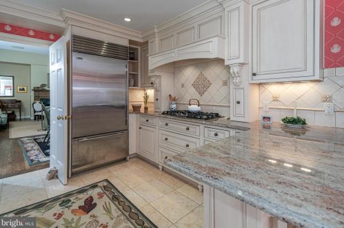 34 Constitution Hl, Princeton NJ 08540-6754 exterior