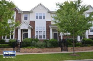 425 Plaza Pl, Aurora IL  60504-4403 exterior