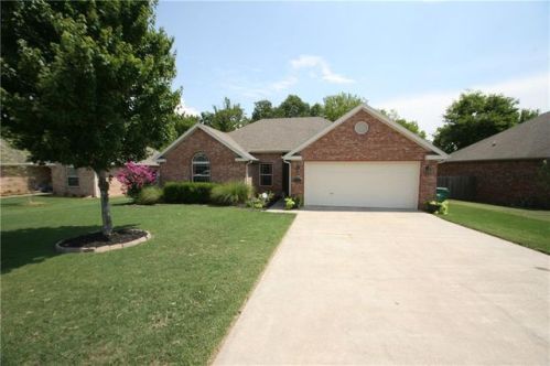 173 Brandon Loop, Springdale, AR 72762-4481