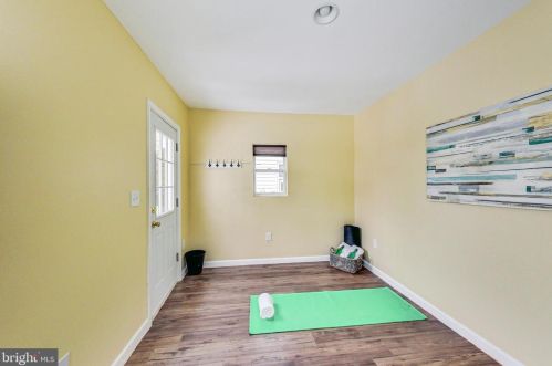 903 Robin Rd, Silver Spring MD  20901-1872 exterior