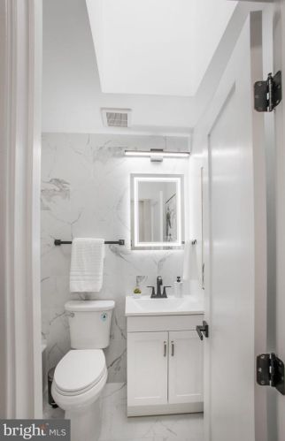 702 19 St, Washington DC 20002-4077 exterior