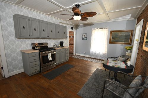 514 Kalamazoo St, Paw Paw MI 49079-1130 exterior