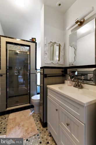 326 21 St, Philadelphia PA 19130-3237 exterior