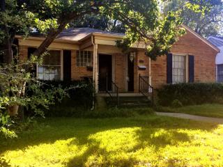 6220 Winton St, Dallas TX  75214-2638 exterior