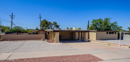 8648 Kenyon Dr, Tucson AZ  85710-4234 exterior