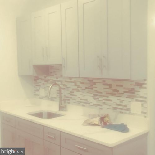 722 Edgewood Ave, Trenton NJ  08618-5404 exterior