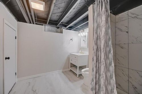 4911 76th St, Milwaukee WI  53220-4305 exterior