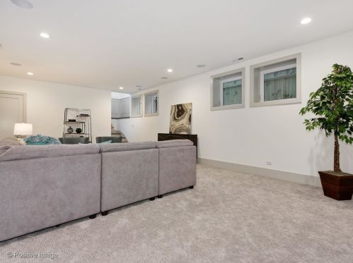 2734 Altgeld St, Chicago IL  60647-1872 exterior