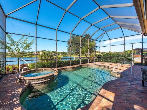 16725 Cabreo Dr, Naples FL 34110-3271 exterior