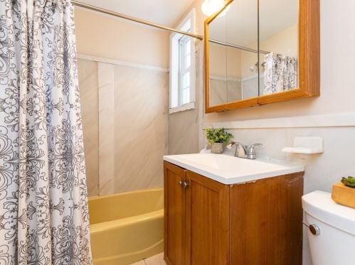 6 Edgehill Rd, Woburn MA 01801-5015 exterior