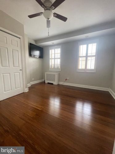 2122 Howard St, Philadelphia PA 19148-3333 exterior