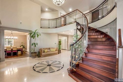 3 Pne Ter, Demarest NJ 07627-1214 exterior