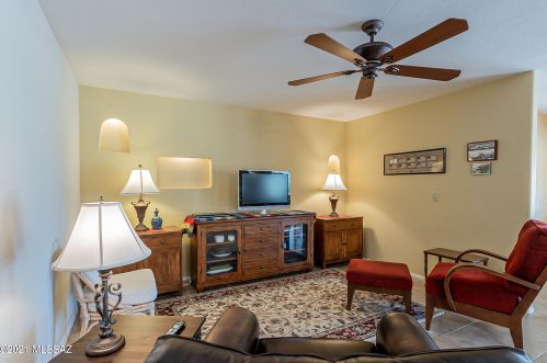 1102 Paseo De Golf, Green Valley AZ 85614-3604 exterior