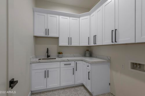 6841 12th Ave, Phoenix AZ  85013-1021 exterior