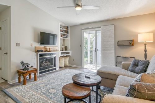 329 Granville Ct, Atlanta GA  30328-3434 exterior