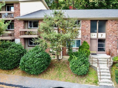 7 James St, Peekskill NY 10566-2455 exterior