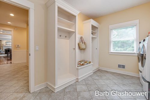 4424 Whitewood Farms Dr, Grand Rapids MI 49525-3487 exterior