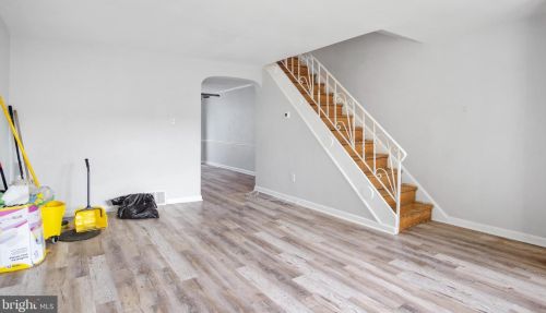 8765 Jackson St, Philadelphia, PA 19136-2141