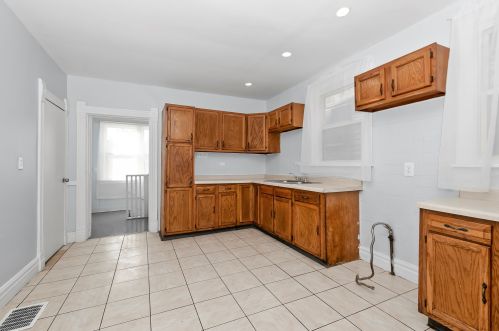 11524 Lowe Ave, Chicago IL  60628-5223 exterior