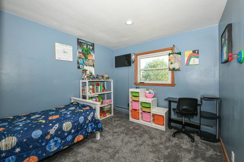 6037 22 St, Milwaukee WI 53233-1914 exterior