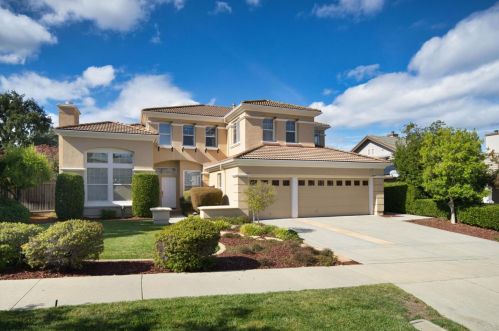 6951 Starling Valley Dr, San Jose, CA 95120-4176
