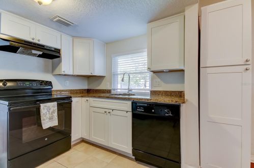 208 Broad St, Tampa FL  33604-4004 exterior