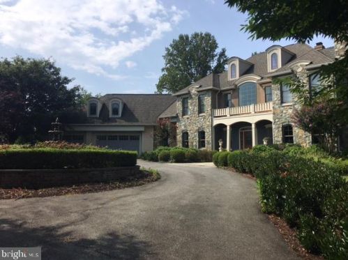 11300 Glen Rd, Rockville MD 20854-1849 exterior