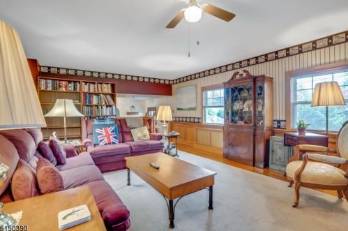 85 Upper Rainbow Trl, Parsippany NJ 07834-3320 exterior