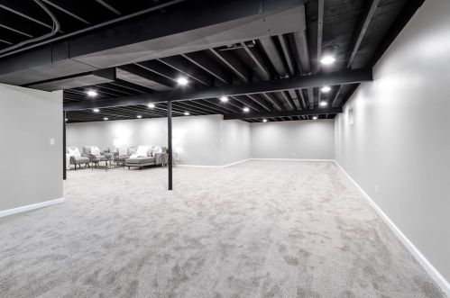 1049 Fernpark Dr, Saint Louis MO 63141-6132 exterior