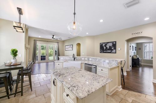 9624 Park Village Dr, Tampa FL  33626-5135 exterior