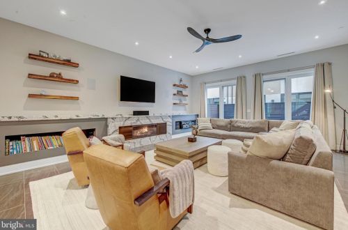 613 3rd St, Philadelphia PA  19147-2301 exterior