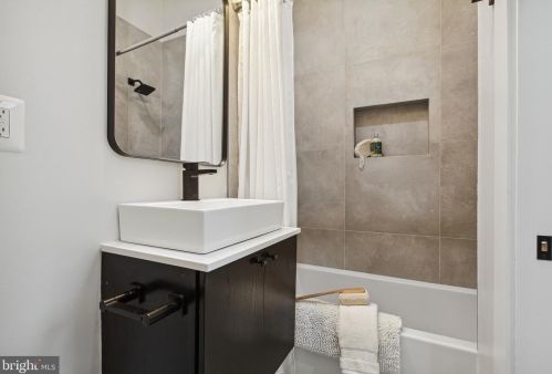 1416 A St, Washington DC  20003-1523 exterior