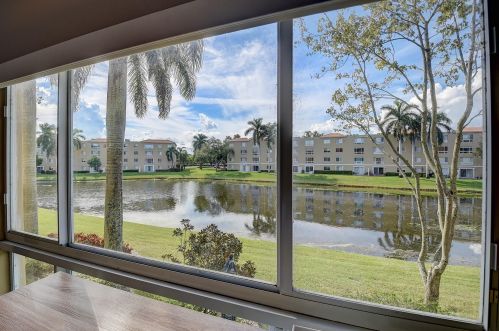 12511 Imperial Isle Dr, Boynton Beach FL 33437-7219 exterior