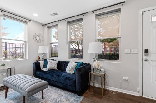 2502 Calumet Ave, Chicago IL  60616-2439 exterior