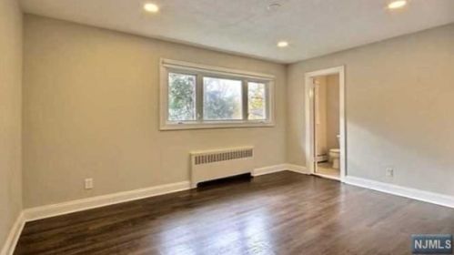 182 Madison Ave, Cresskill NJ 07626-1308 exterior