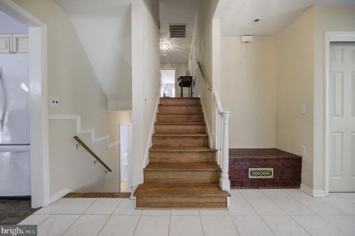 735 Hickory Ln, Berwyn PA 19312-1438 exterior