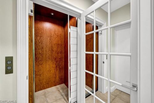 431 4 Ave, Naples FL 34117-3734 exterior