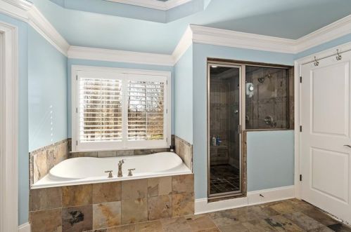 1021 Madeline Ln, Atlanta GA  30350-4024 exterior