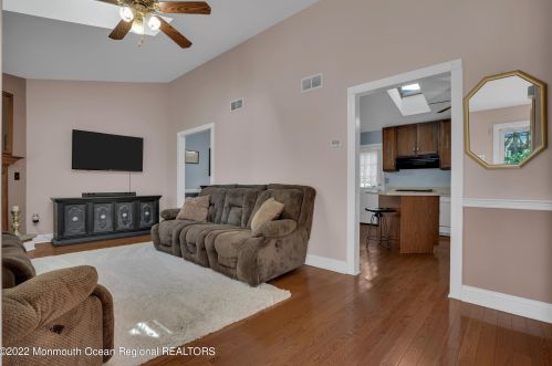 984 Woodlane Rd, Jackson Twp NJ 08527-1556 exterior