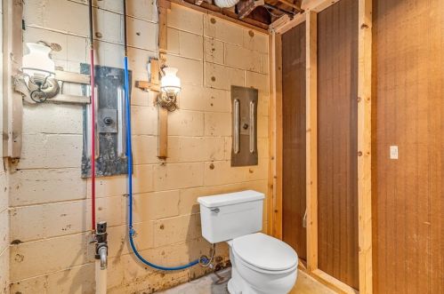 2374 Jenkinson Dr, Pittsburgh PA  15237-6620 exterior