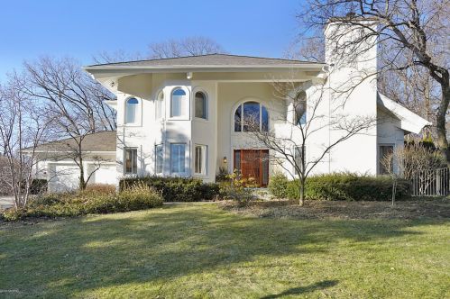 7383 Buccaneer Dr, Grand Rapids MI 49546-9104 exterior