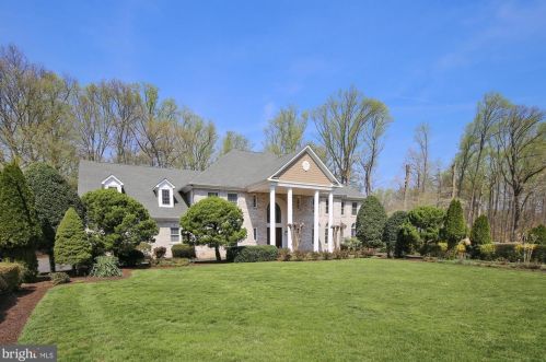 6904 Lupine Ln, Mc Lean, VA 22101-1578